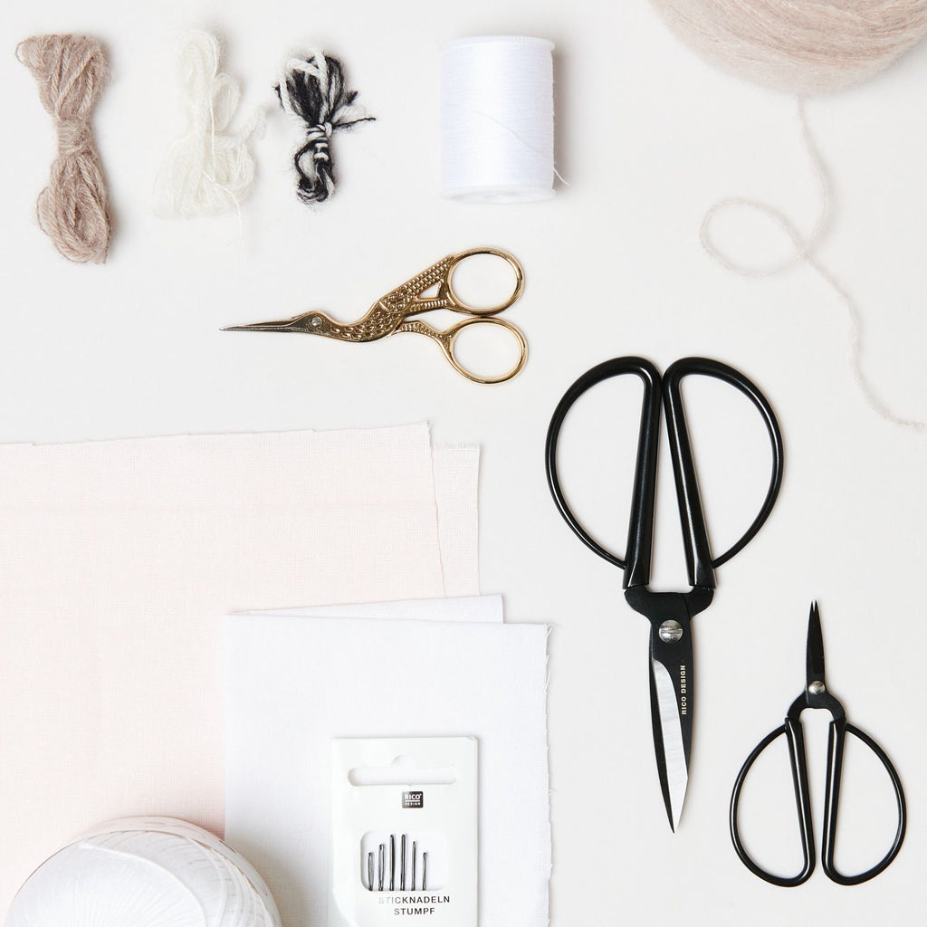 Tijeras de Precisión <br> Forma de Garza - 8,9 cms