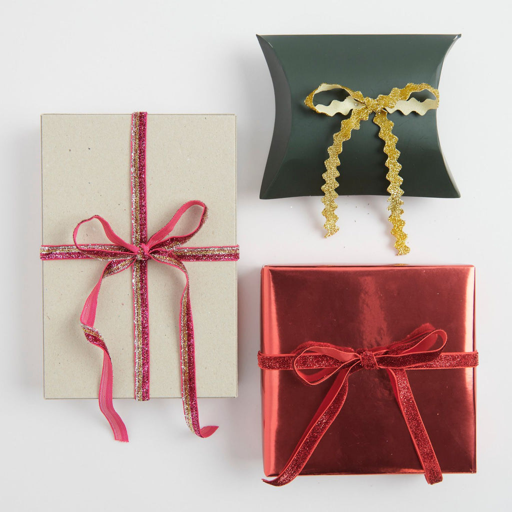 Cinta Poliéster Metalizada <br> Zig Zag Dorado, 10 mm