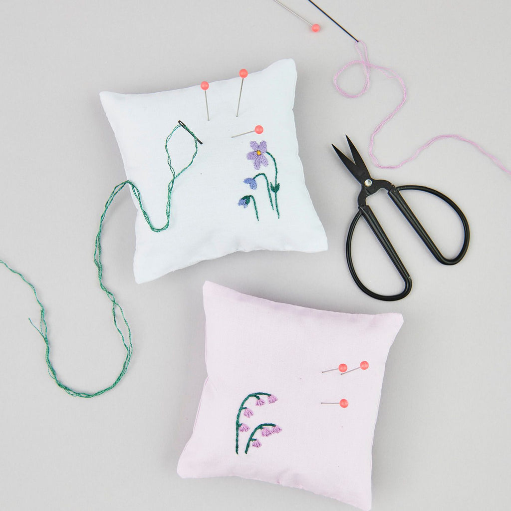 Kit de Bordado Stick and Stitch <br> Flowers and Bee