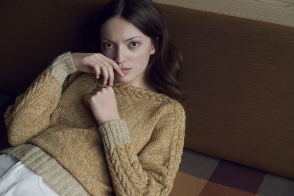 Patrón "C6 (Cable 6) Blouse" <br> Helga Isager (Inglés)