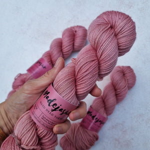 Merino Aran Superwash <br> (100% Merino Superwash)