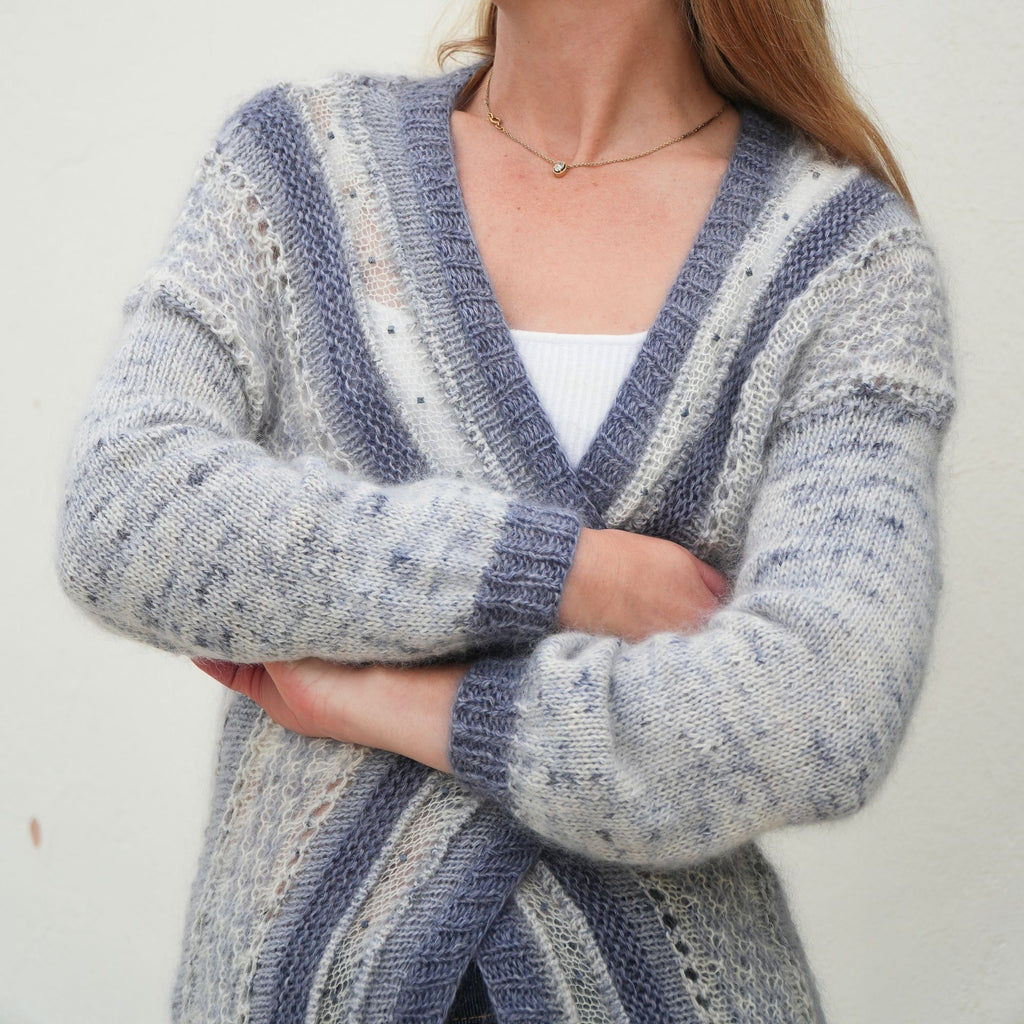 Kit de Tejido "Waves Cardigan" de Pope Vergara <br> Versión Isager - Elegir Color