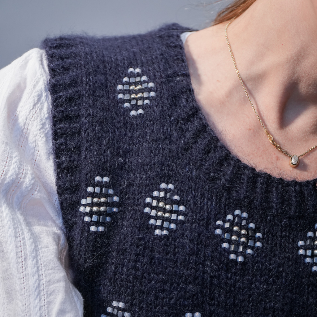 Kit de Tejido "Circle Vest" de Pope Vergara <br> Versión Mitad Mostacillas
