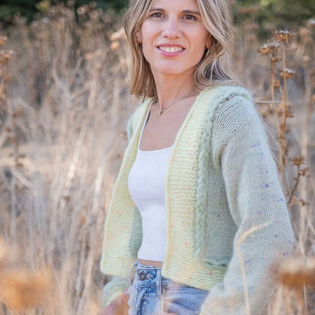 Kit de Tejido Cárdigan "Intarsia Breeze" de Pope Vergara <br> Elegir Color