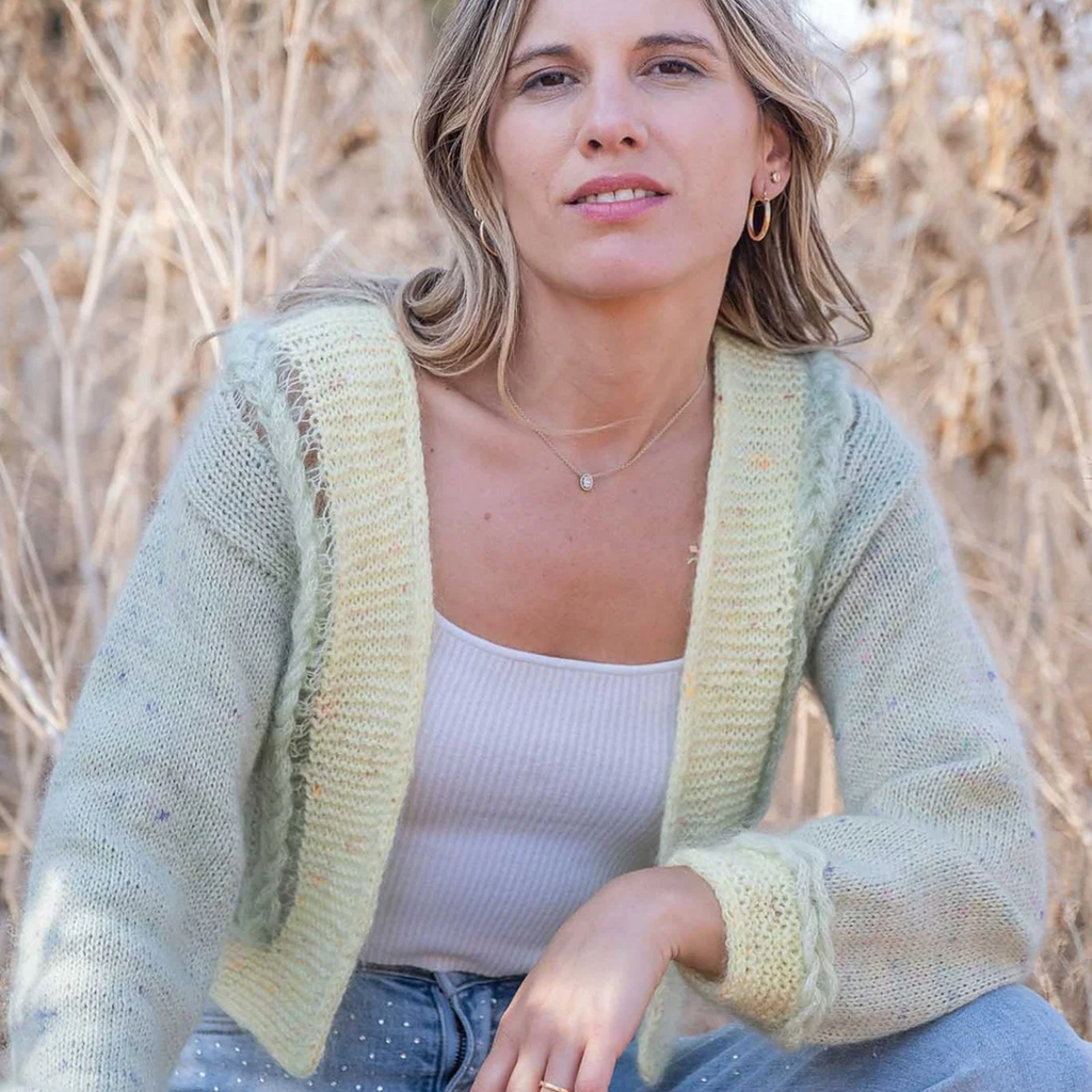 Kit de Tejido Cárdigan "Intarsia Breeze" de Pope Vergara <br> Elegir Color