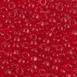 Mostacillas de vidrio japonesas Miyuki calibradas 6/0 de color rojo naranja semi transparente. Acabado brillante, ideales para tejido con mostacillas, bordado, aplicaciones costura y bisutería artesanal. Cabeza de Alfiler, Chile.