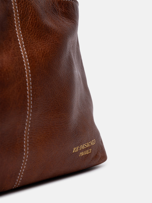 Bolso de Cuero para Proyectos Grande Project 101 de Re:Designed en color Walnut