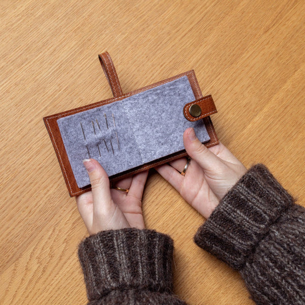 Project 76 <br> Estuche de Cuero Para Agujas (Elegir Color)