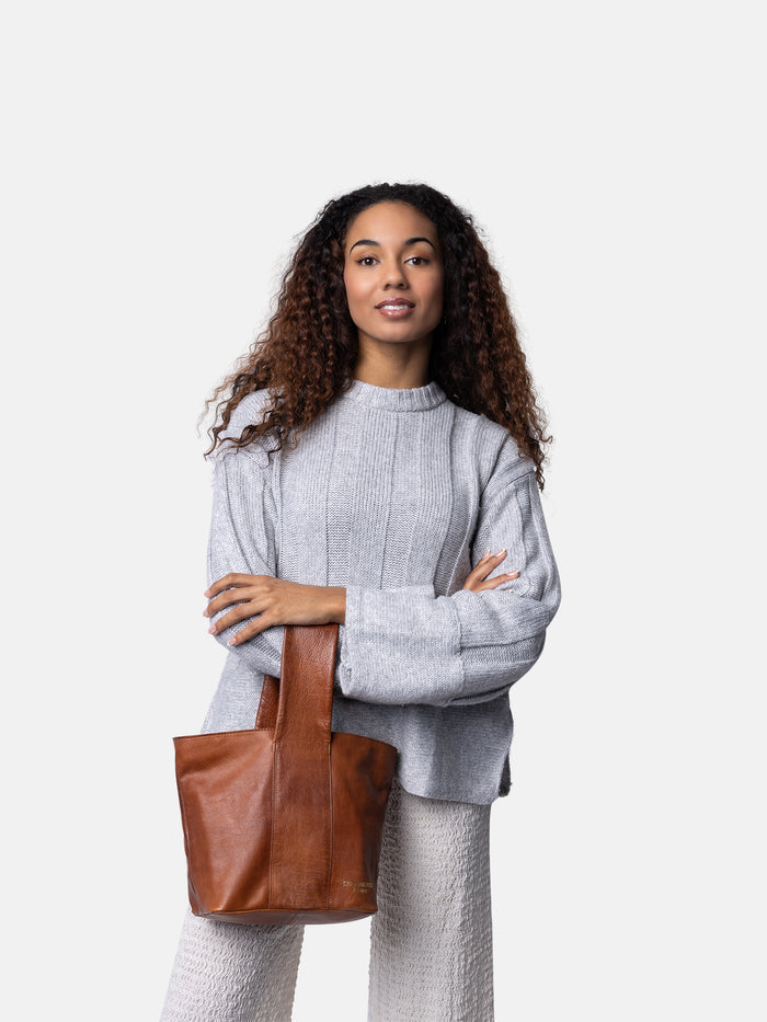 Project 81 <br> Bolso de Cuero Para Proyectos (Walnut)