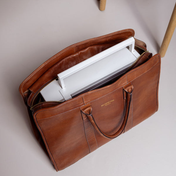 Project 88 <br> Bolso Transportador de Cuero Para Maquina de Coser (Walnut)