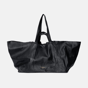 Bolso tote de cuero negro – diseño amplio con bolsillo interior y cierre magnético