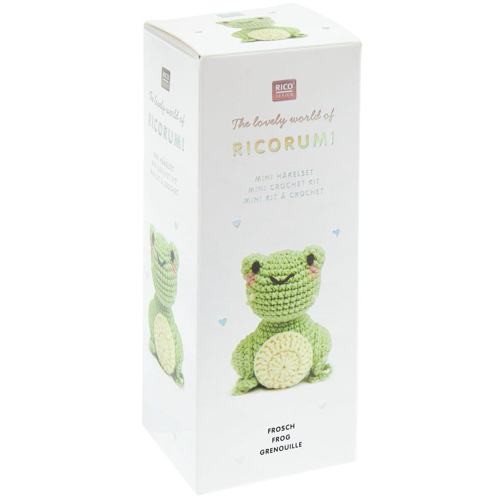 Caja blanca del Kit de tejido Amigurumi Mini Easy de Rico Design mostrando una rana tejida a crochet en color verde.