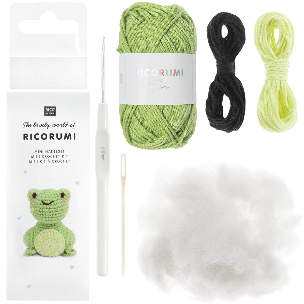 Caja blanca del Kit de tejido Amigurumi Mini Easy de Rico Design mostrando una rana tejida a crochet en color verde.