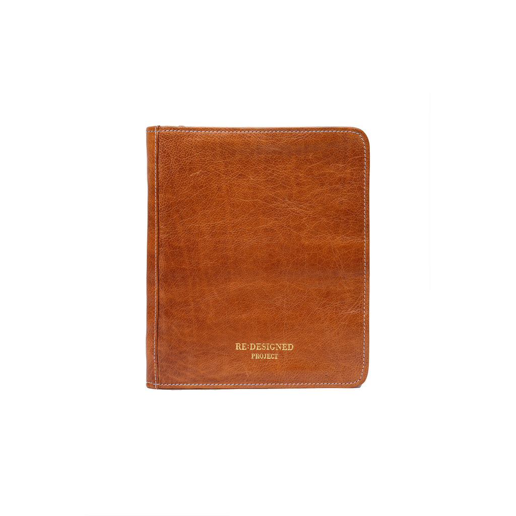 Estuche de Cuero para Palillos Doble Punta Project 103 de Re:Designed (P0103) en color Burned Tan – vista frontal