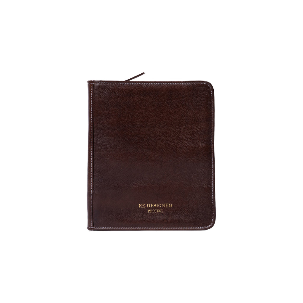 Estuche de Cuero para Palillos Doble Punta Project 103 de Re:Designed (P0103) en color Woodsmoke – vista frontal