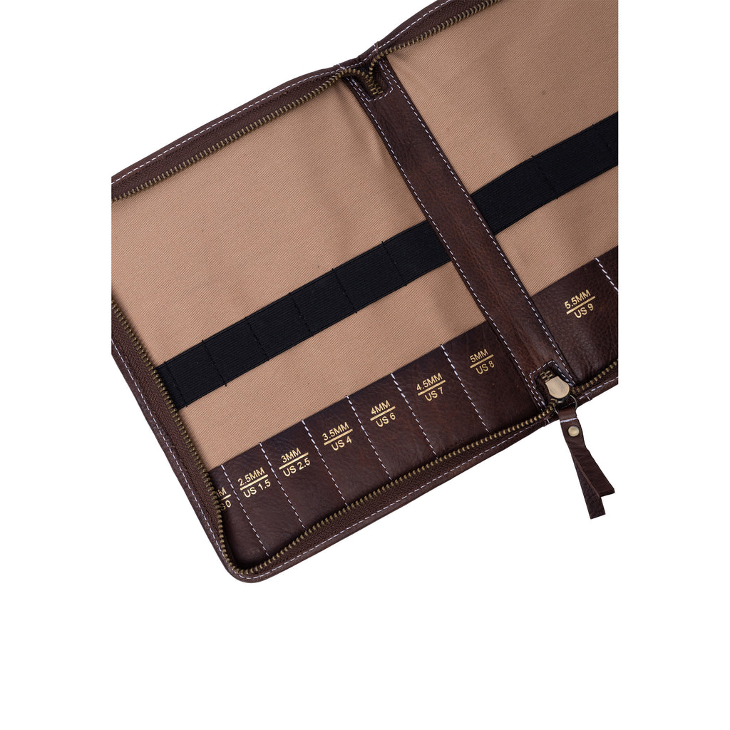 Estuche de Cuero para Palillos Doble Punta Project 103 de Re:Designed (P0103) en color Woodsmoke – detalle interior