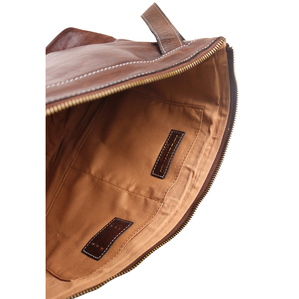 Cartera de Cuero Tipo Clutch para Proyectos (Grande) Project 13 de Re:Designed (P013) en color Woodsmoke – detalle interior