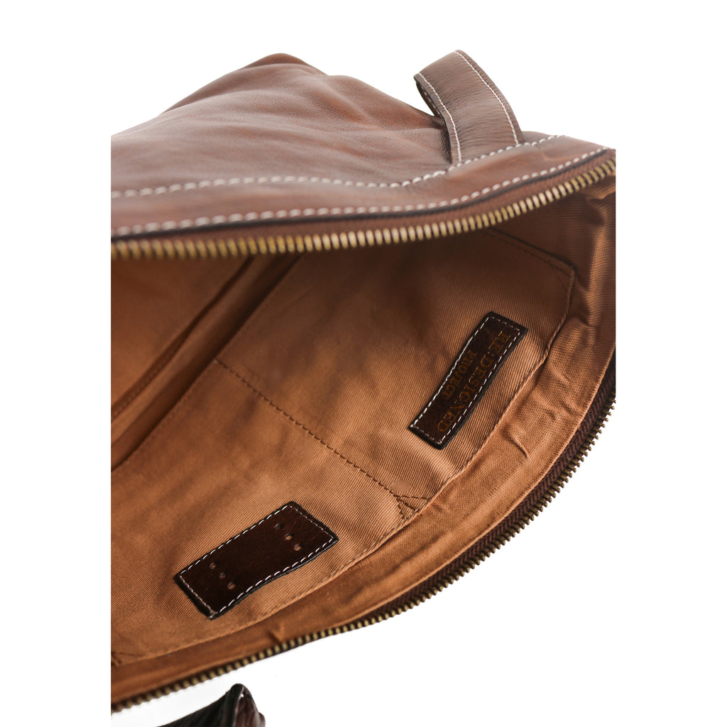 Estuche de Cuero Tipo Clutch para Proyectos (Mediano) Project 3 de Re:Designed (P003) en color Woodsmoke – detalle interior