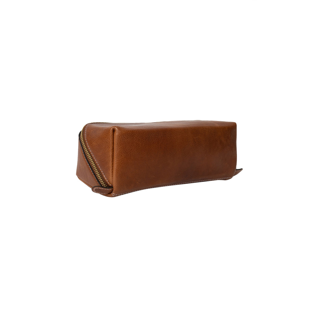 Estuche de Cuero para Proyectos Project 41 de Re:Designed (P041) en color Walnut – vista posterior