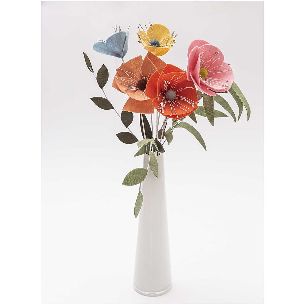 Set de 10 láminas de fieltro acrílico de Rico Design en colores surtidos, formato de 20x30cm, ideal para proyectos de manualidades y costura.