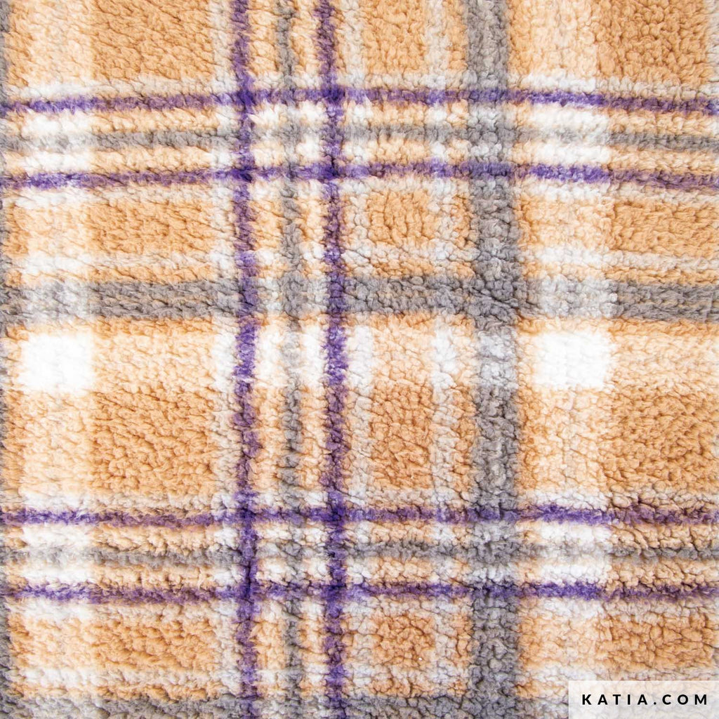 Tela de corderito Sherpa de Katia Fabrics con efecto peluche y estampado cuadrillé en tonos arena, lila y gris, ideal para coser chaquetas y forros de invierno.