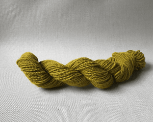 Friendly Wool DK <br> Lana Teñida a Mano (100% Oveja Corriedale)