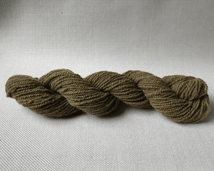 Friendly Wool DK <br> Lana Teñida a Mano (100% Oveja Corriedale)