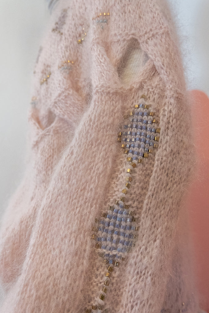 Kit Sweater "Cabeza de Alfiler" de Pope Vergara (Lanas) <br> Opción Mostacillas E (Mangas) en Fuchsia