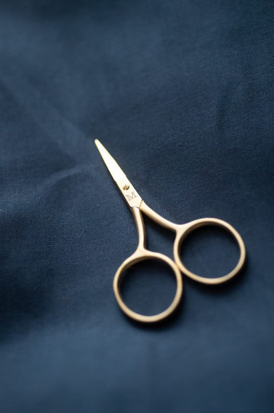 Tijeras Doradas 9 cm  Fine Work Gold Scissors