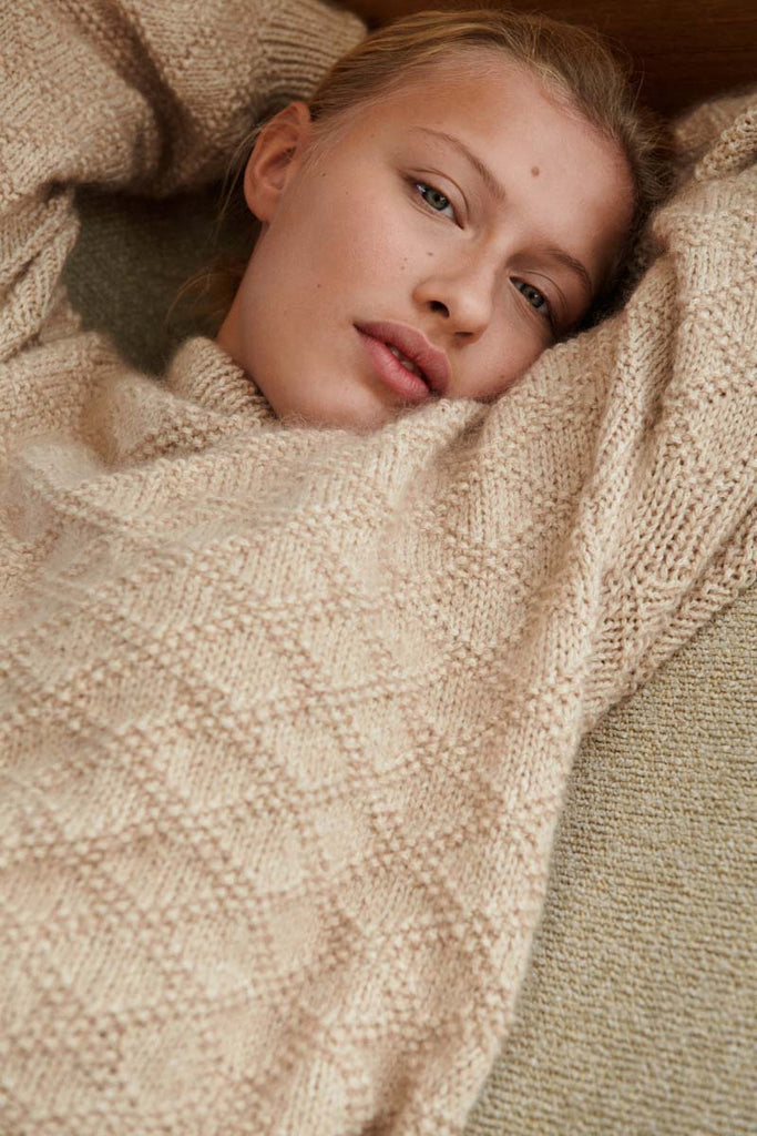 Kit de Hilados Suéter "Texture Sweater" <br> Helga Isager